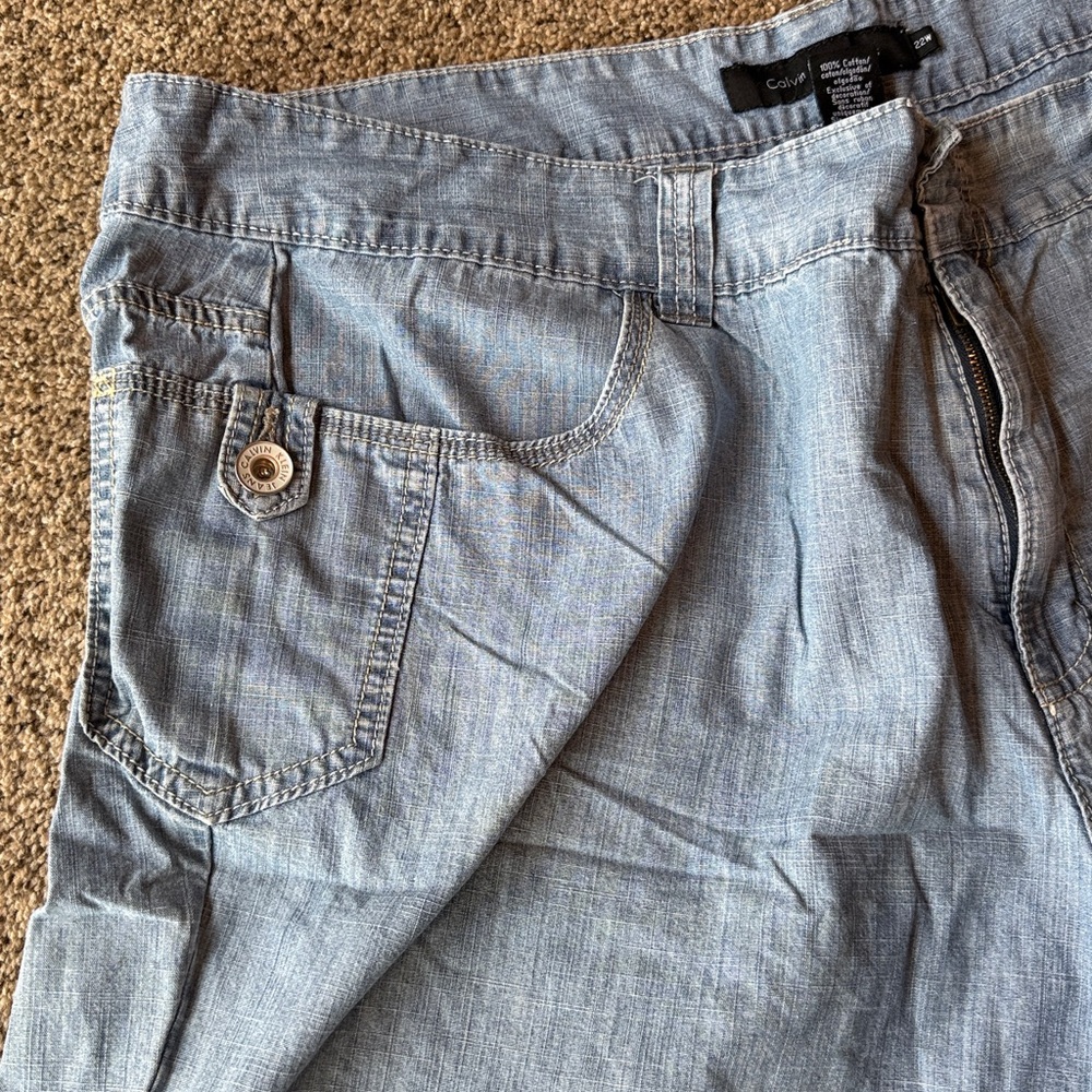 Croft & Barrow | Light Wash Denim Shorts - Women's - Picture 4 of 11